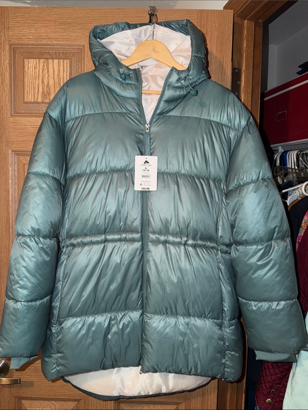 Ozark Trail Shimmery Emerald/Green/Blue Puffer Jacket